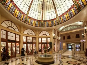 Paris Las Vegas - Lobby