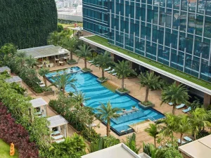 Raffles Jakarta - Pool