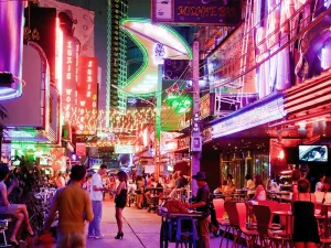 Best Hotels in Bangkok - Street