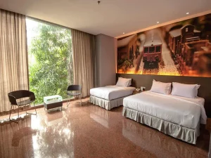 FM7 Resort Hotel - Room