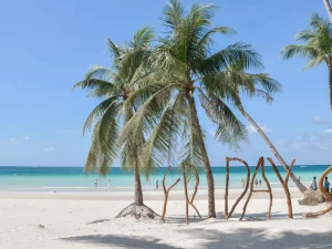 Fridays Boracay Resort - Beach