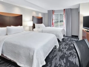 Fairfield Inn & Suites by Marriott - room