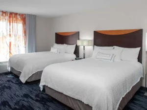 Fairfield Inn & Suites - room