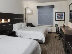 Holiday Inn Express & Suites Gadsden - room