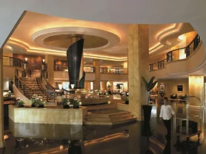 Shangri-La Hotel - Lounge