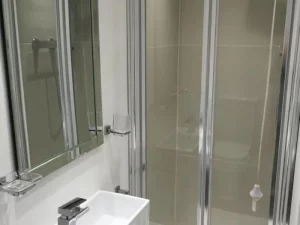 Acacia Villas Guest House - Bathroom