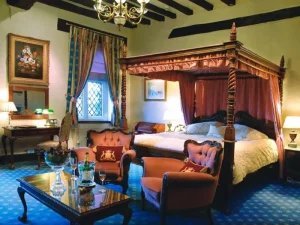 Albright Hussey Manor - Bedroom 2