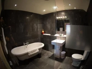 Channels Hotel - Bathroom