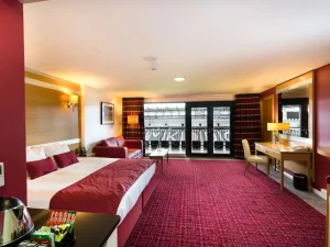 DoubleTree by Hilton Hotel Milton Keynes - Bedroomm