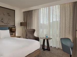 Doubletree by Hilton Hull - Bedroom