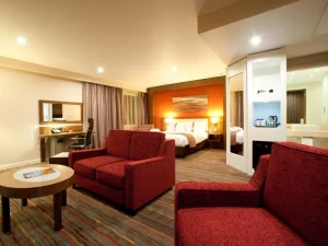 Holiday Inn Derby Riverlights, an IHG Hotel - Suite Room