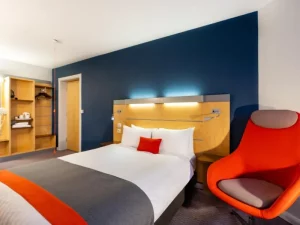 Holiday Inn Express Dundee, an IHG Hotel - Bedroom