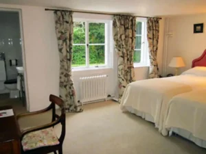 Hollybank Hotel - Bedroom 2