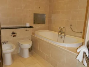 Morley Hayes Hotel - Bathroom
