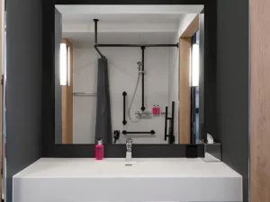 Moxy Hotel - Bathroom