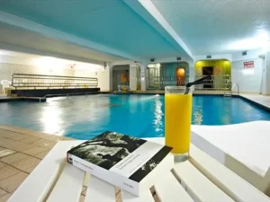 New Continental Hotel - Pool