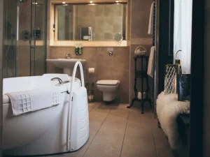 Rowtown Castle Hotel - Bathroom