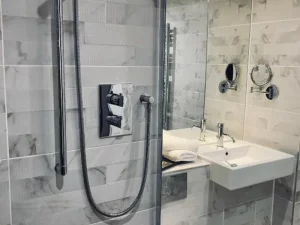 Seven Hotel - Bathroom