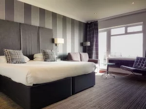The Cumberland Hotel - Bedroom