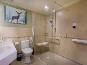The Pheasant Hotel, Holt, Norfolk - Bathroom 2