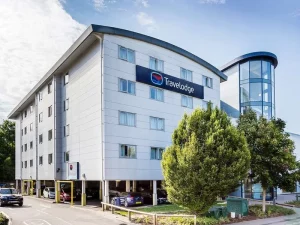 Travelodge Guildford - cheap hotels in Guildford