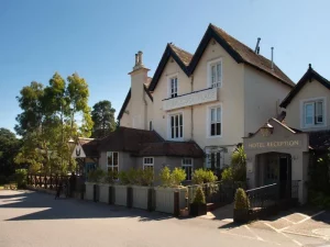 Worplesdon Place Hotel - cheap hotels in Guildford