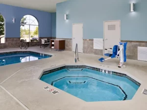 Holiday Inn Express _ Suites Farmington - pool