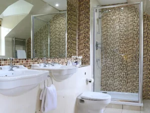 Macdonald Pittodrie House - Bathroom