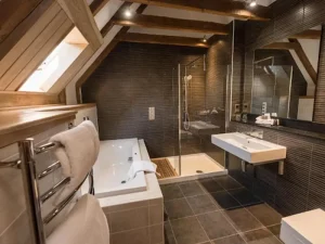 Meldrum House Country Hotel - Bathroom