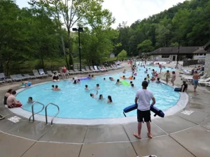 atural Bridge State Resort Park - Pool
