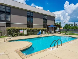 Quality Inn Valley - West Point - pool