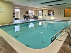 Quality Inn and Suites - Pool