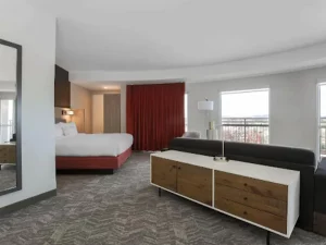 SpringHill Suites by Marriott Auburn - bedroom