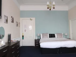 The Elgin Kintore Arms - Bedroom